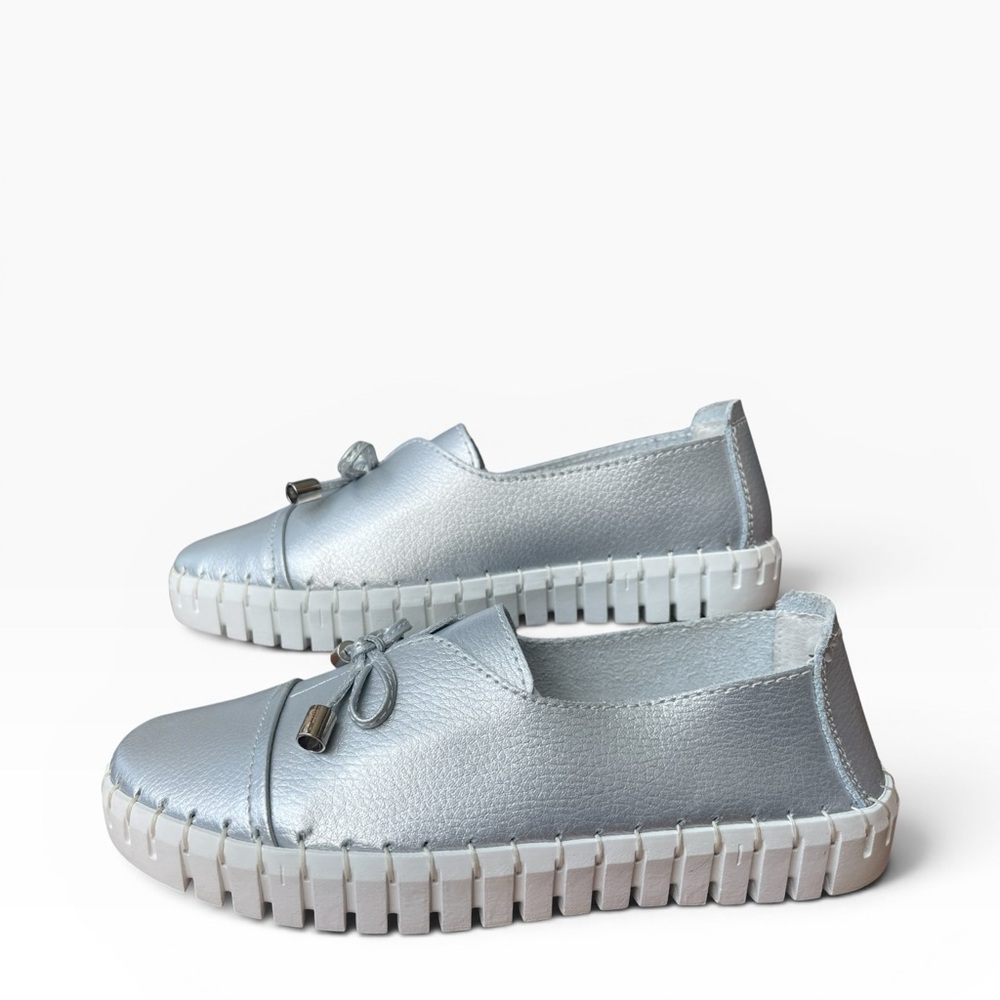 Bernie Mev Silver Metallic Slip-On Sneakers EU 35 / US 5 NEW Lightweight Comfort